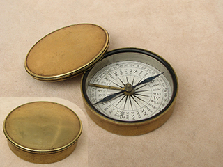 Victorian brass cased travellers pocket compass circa 1860